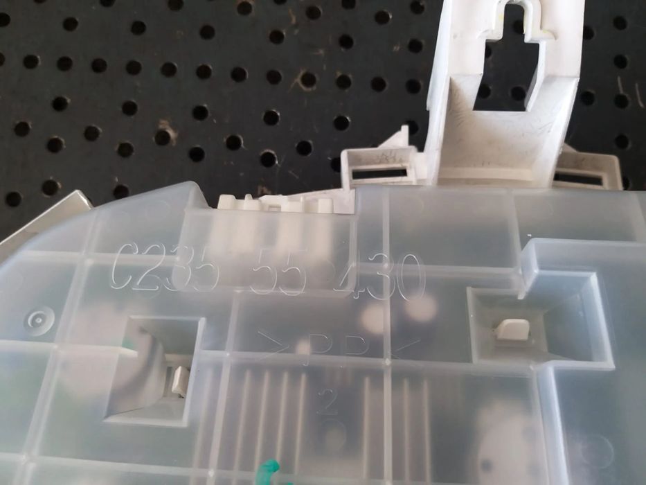 Ceasuri bord benzina mazda 5 c2355430