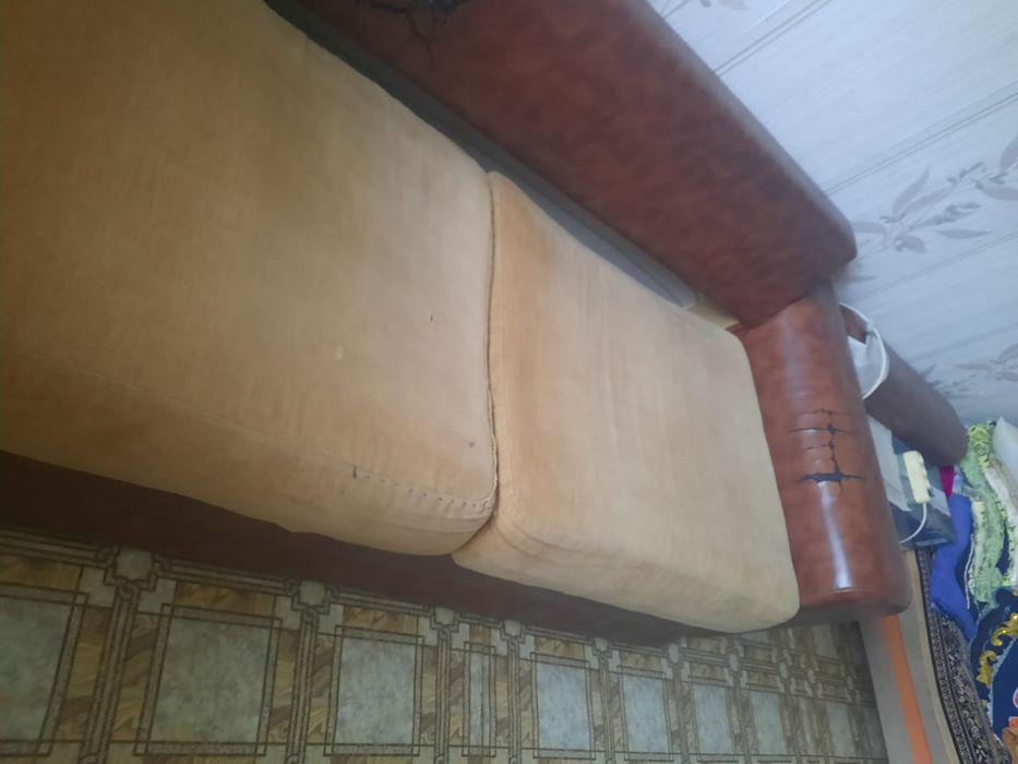 Продам диван дешево