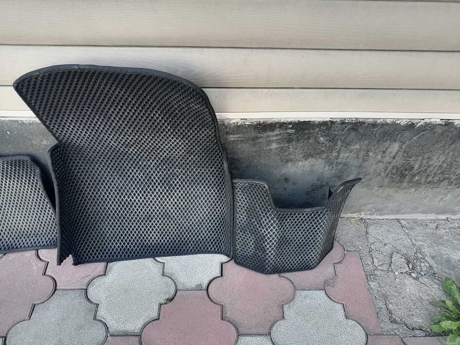 Ева полики в салон автомобиля