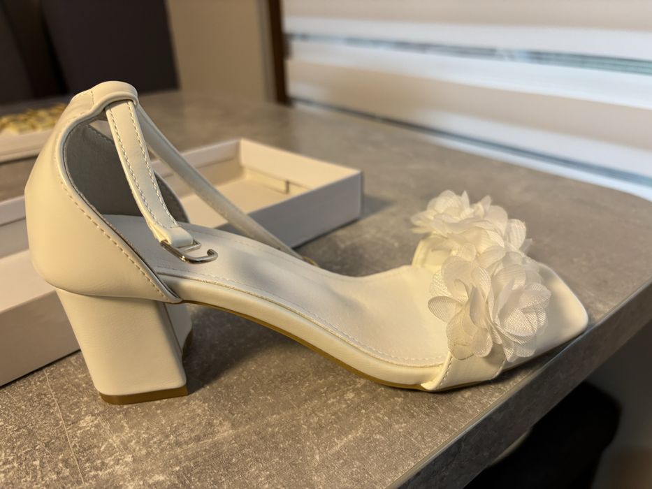 Дамски обувки на ток