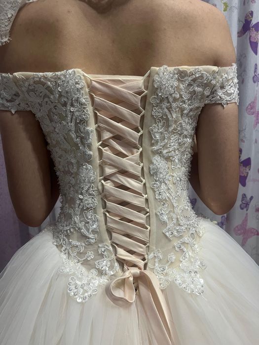 Свадебное платье