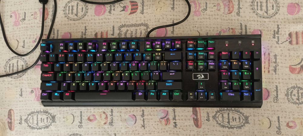 Геймърска Механична Клавиатура - Redragon Rahu;