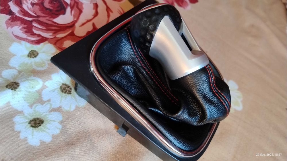 Schimbător golf 5, 5 trepte, model nuca gti