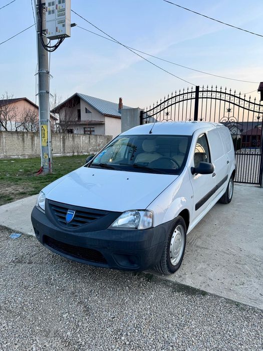 Vând Dacia Logan Van
