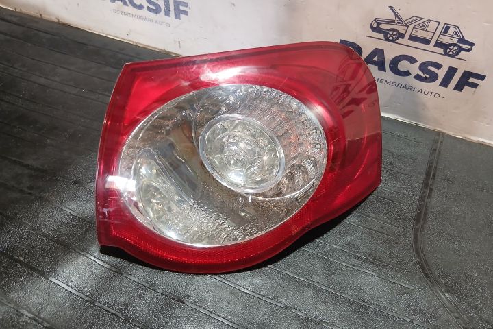 Lampa / Tripla stop dreapta pe aripa Volkswagen VW Passat B6