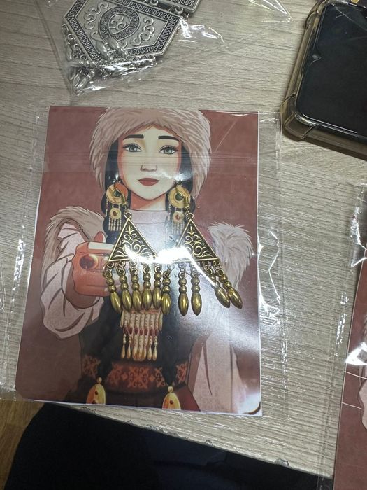 Қолдан жасалған әдемі сырга