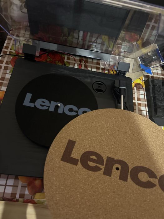 Pickup Record Player Lenco cu boxe Bluetooth LS-101