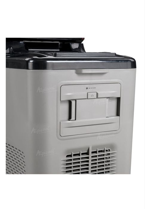 Авто холодильник с подлокотником