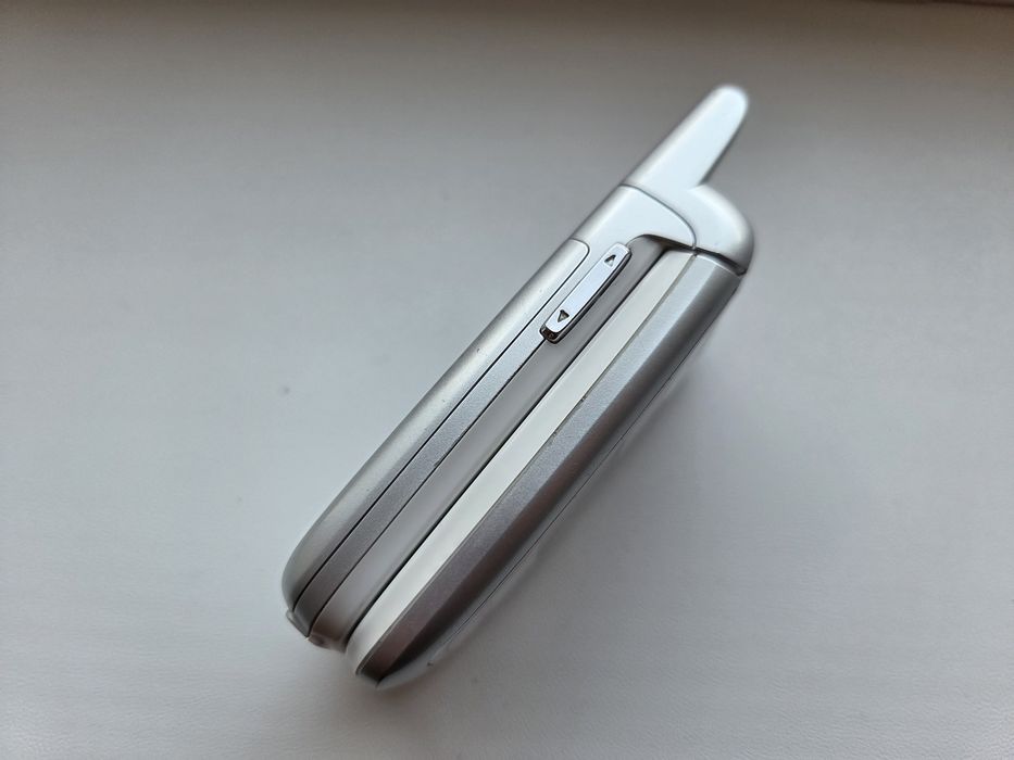 Nokia 6101 cu clapeta