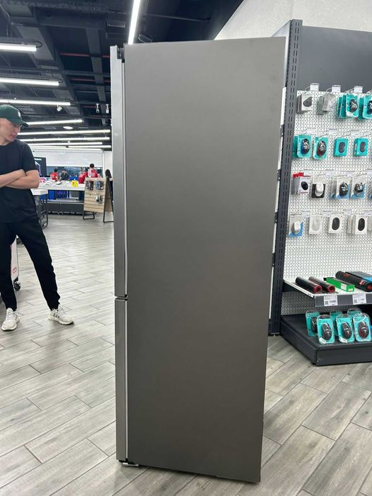 Холодильник Samsung