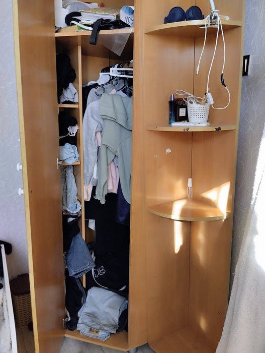 Шкаф угловой,цвет дерево