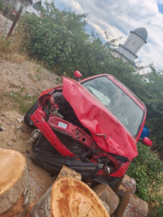 Vând Opel CORSA pentru dezmembrări