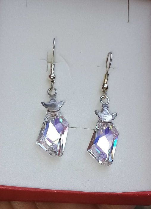 Сребърни обеци със Сваровски кристал.