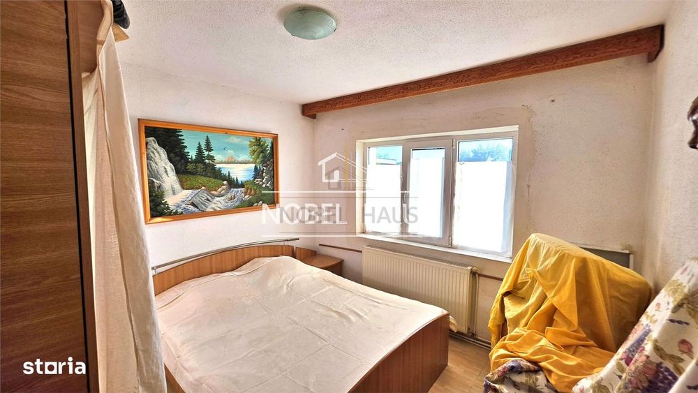 Apartament 3 camere, decomandat, etajul 4, zona Gura Leului
