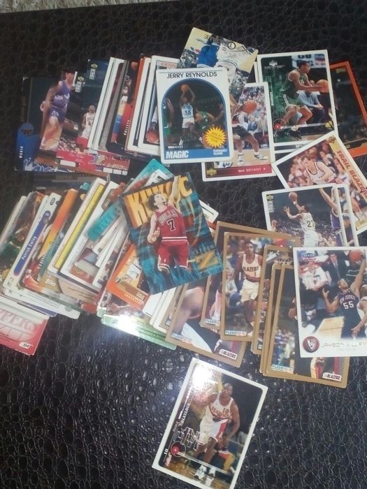 Продавам колекция картички на баскетболисти USA