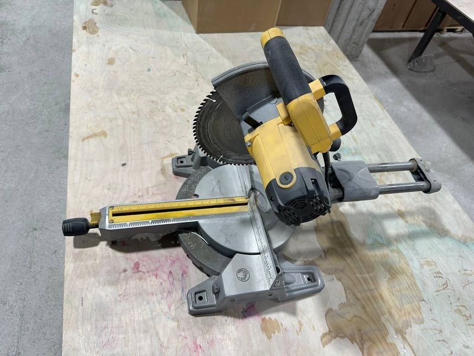 Торцовочная пила UPSPIRIT 1800Вт - НОВАЯ