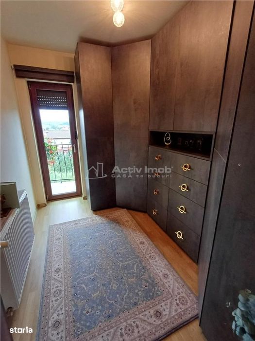 Casa  de lux  de vanzare in Sura Mare