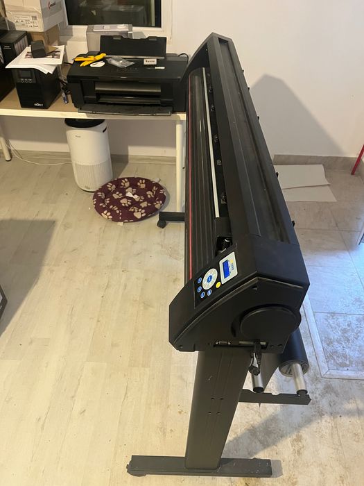 Cutter plotter LIYU cu taiere pe contur, inclusiv dupa semne de taiere