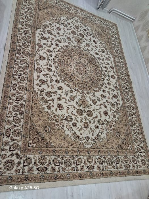 Продам ковер 2.5*4