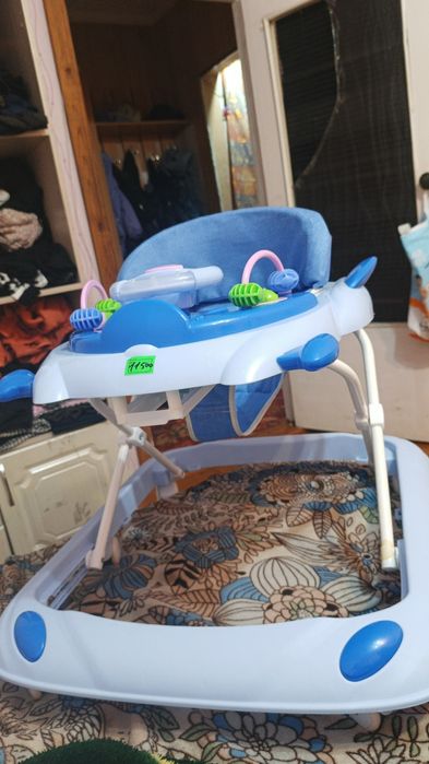 Продам ходунки с месяцев