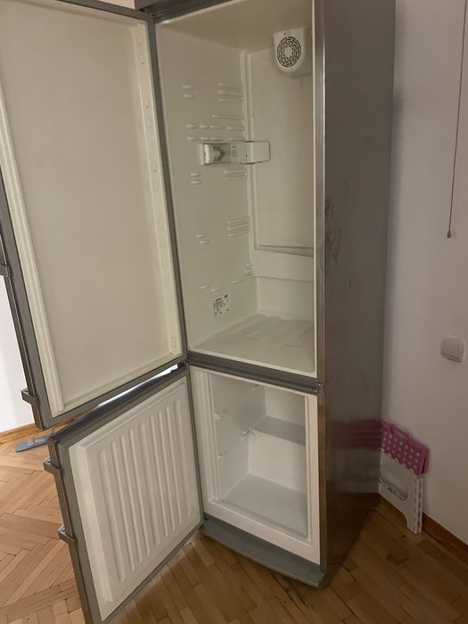 Холодильник Liebherrгермания) неисправный