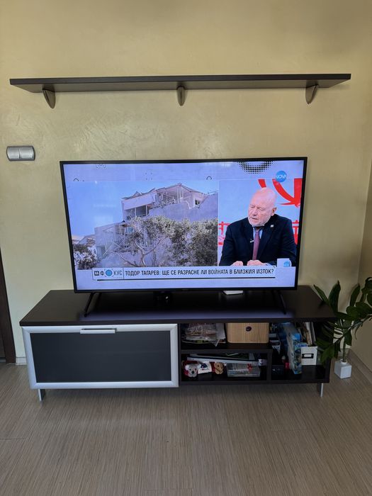 Секция за телевизор,идеално състояние