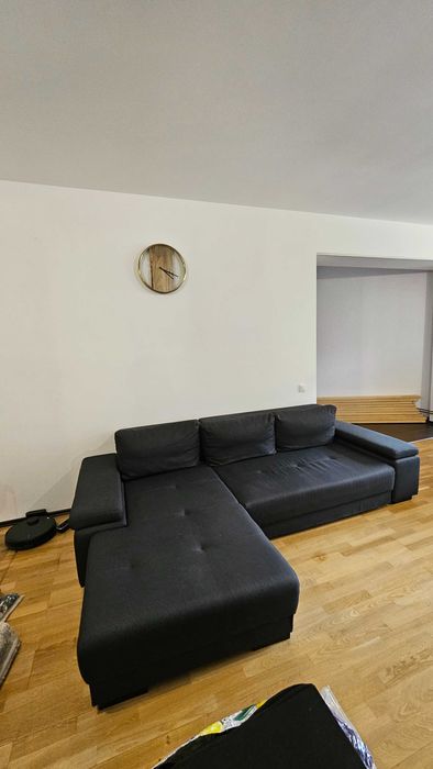Canapea extensibila in stare foarte buna cu lada de depozitare