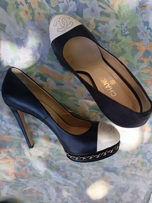 Туфли женские на каблуках