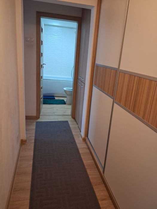 Închiriez studio militari