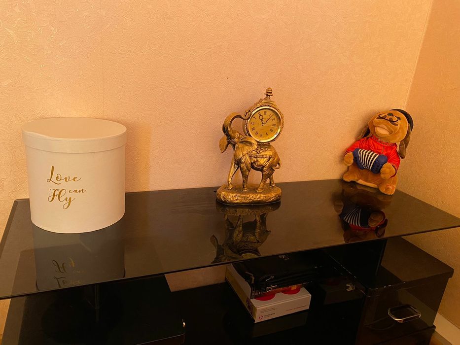 Продам тумбу под телевизор