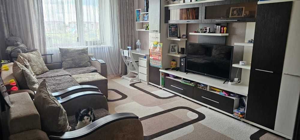 Продам ковер 5.5×2.5