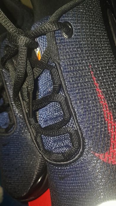 Adidași Nike, noi fara eticheta