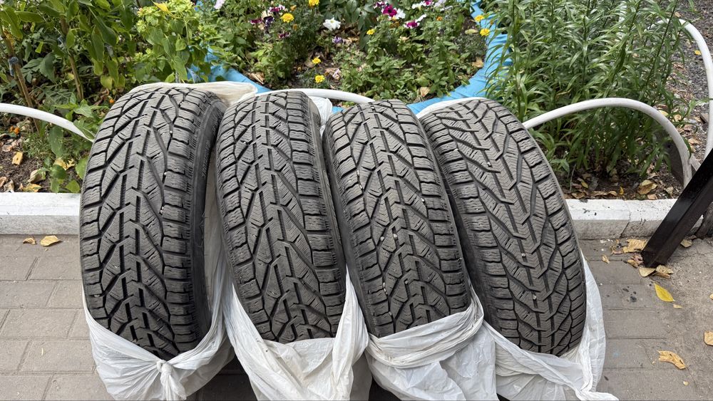 Продаю шины 225/65/R17 106H