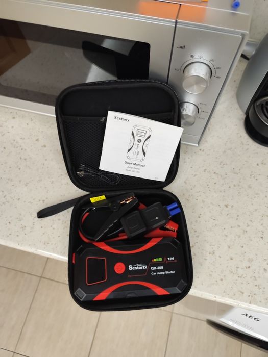 Преносим стартер за кола, 2000A, power bank USB x2, LED фенерче с 3 режима