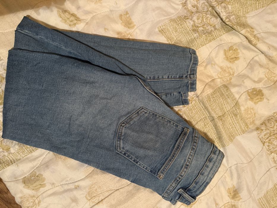 Сини дънки от Sinsay носени са няколко пъти в добро състояние S-M разм