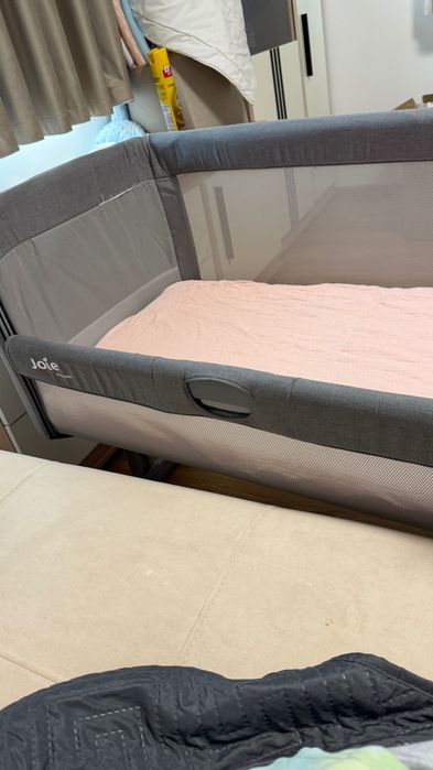Co-sleeper Joie folosit foarte puțin