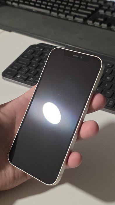 Vand Schimb Iphone 12 White