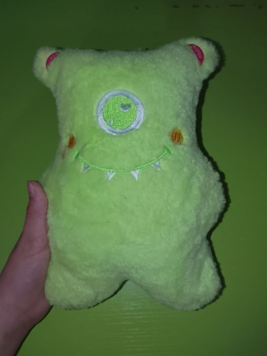 Игрушка ( монстрик )