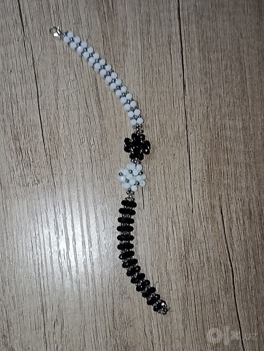 Браслеты из кристаллов и бисера