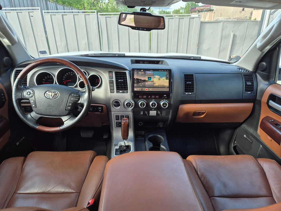 Toyota Sequoia 5.7 PLATINUM