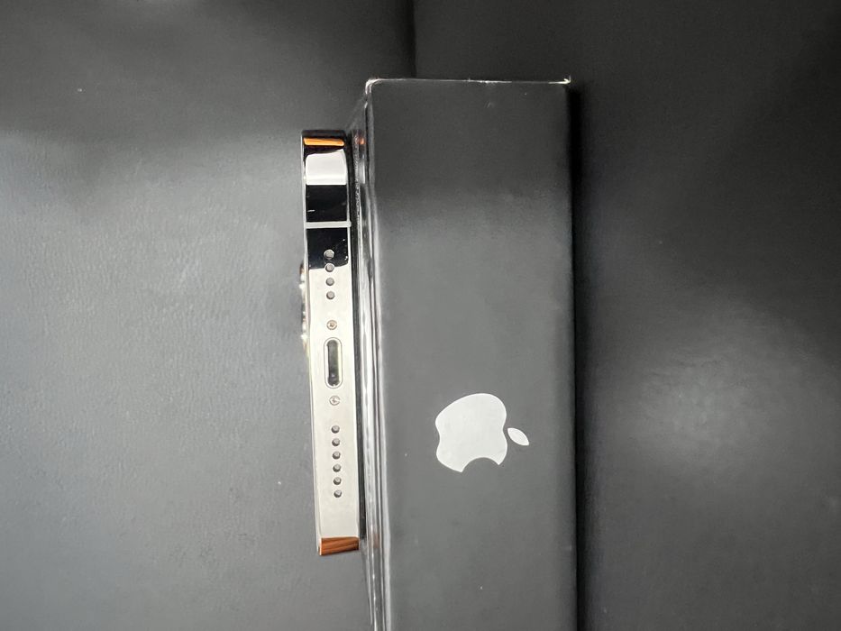 iPhone 13 Pro Max 256GB Silver — отличное состояние