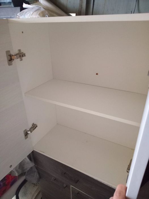 Продам кресла, кухонные шкафы