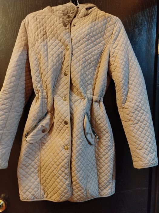 Продам куртку женскую