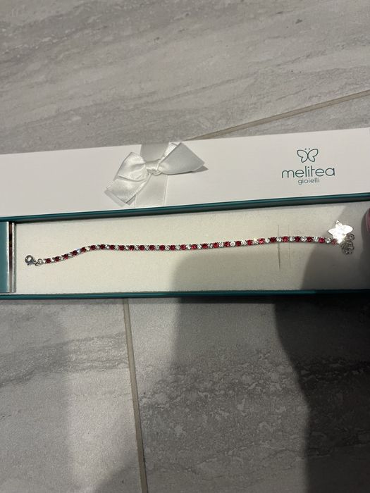 Сребърна гривна тип Swarovski с камъни