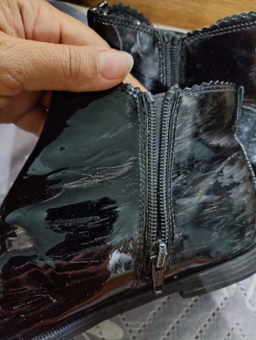 Продам обувь на девочку 34-35 размер