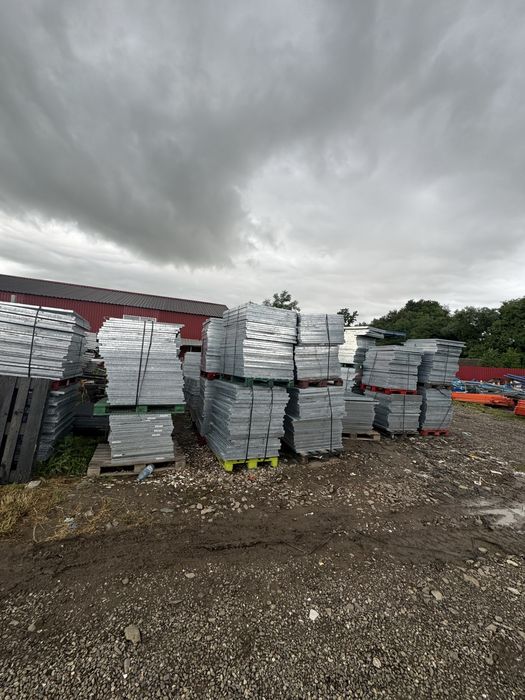 Vand gretare zincate si trepte la cel mai bun pret