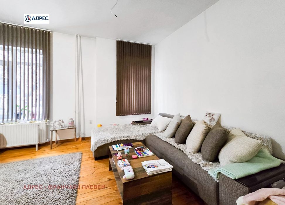 Продава се Тристаен апартамент в Плевен, Идеален център - 144 кв.м за 726 €/кв.м - Снимка #4