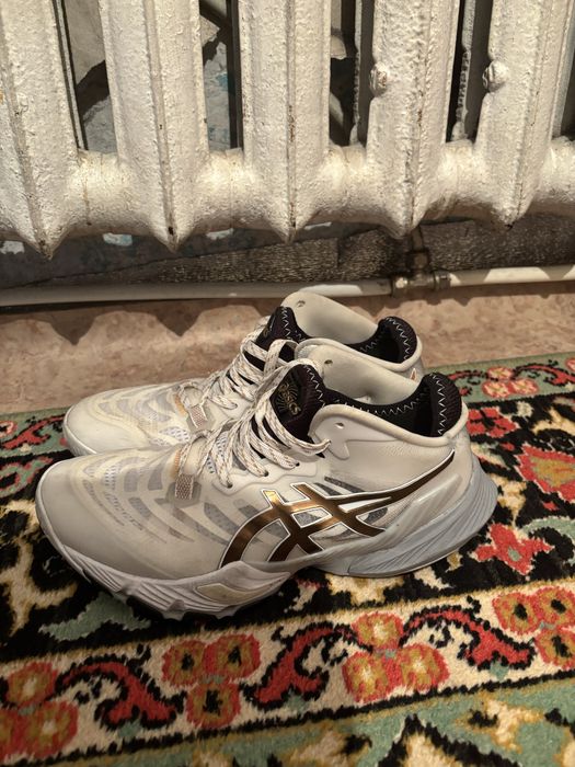 Продам асиксы 39 размер