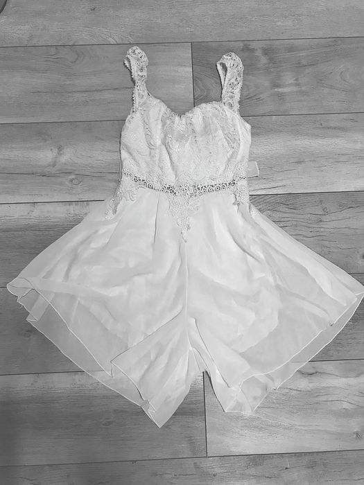 Ефектен къс гащеризон