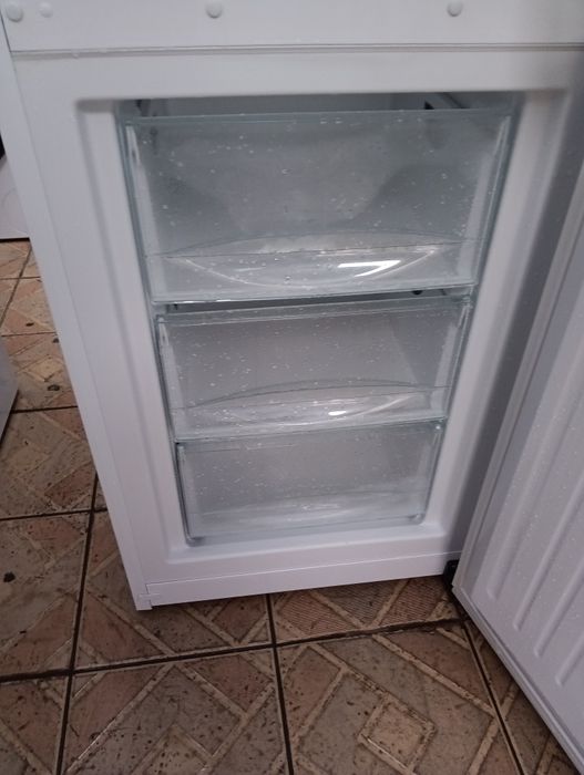 Комбиниран хладилник с фризер Миеле Miele с две години гаранция!